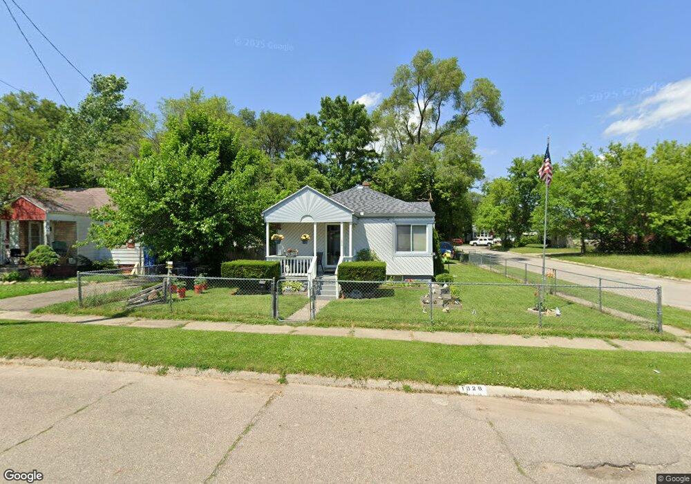 1028 Pinehurst Ave, Flint, MI 48507 - photo 1