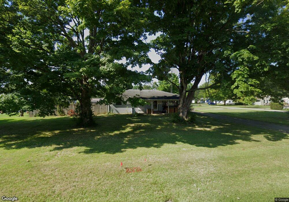 620 Volland Dr, Columbus, IN 47203 - photo 1