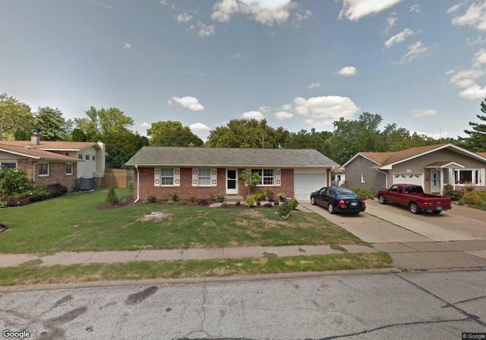 518 Westerfield Rd, Davenport, IA 52806 - photo 1