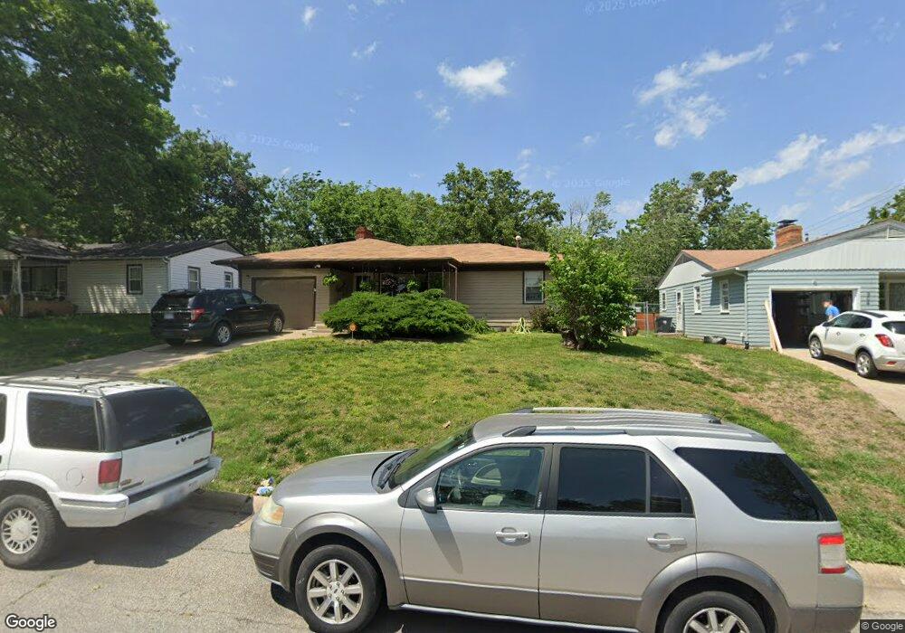 908 SW Armagh St, Topeka, KS 66611 - photo 1