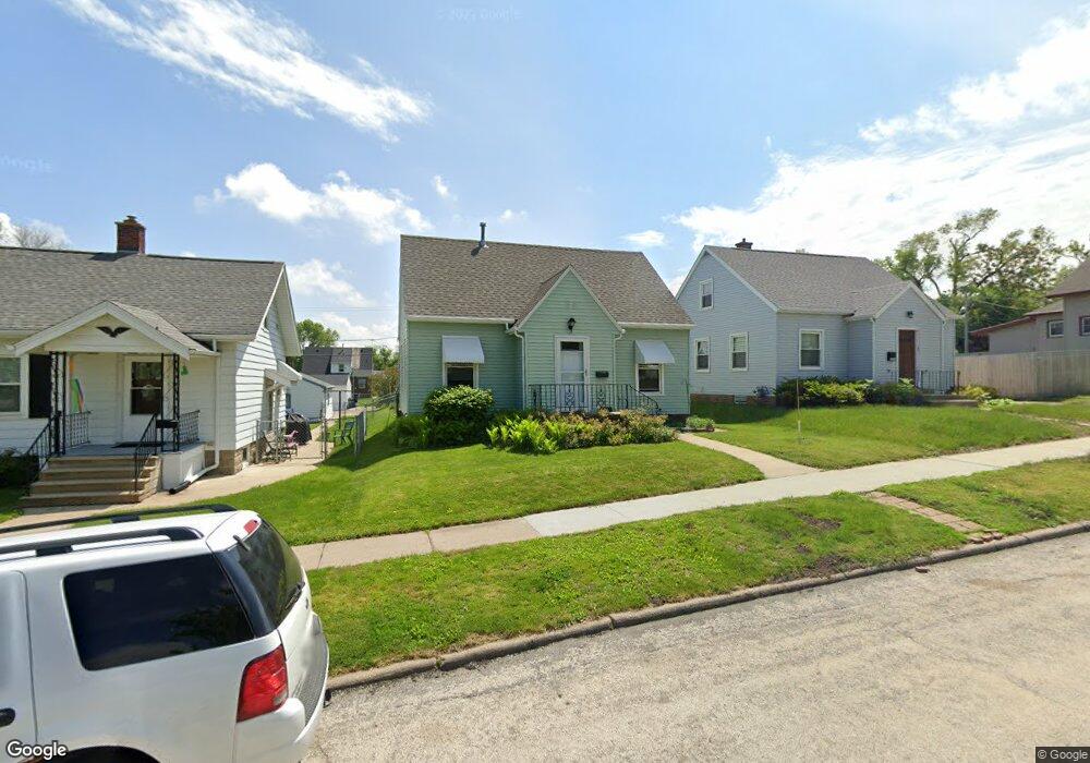 2009 Hamilton St SW, Cedar Rapids, IA 52404 - photo 1