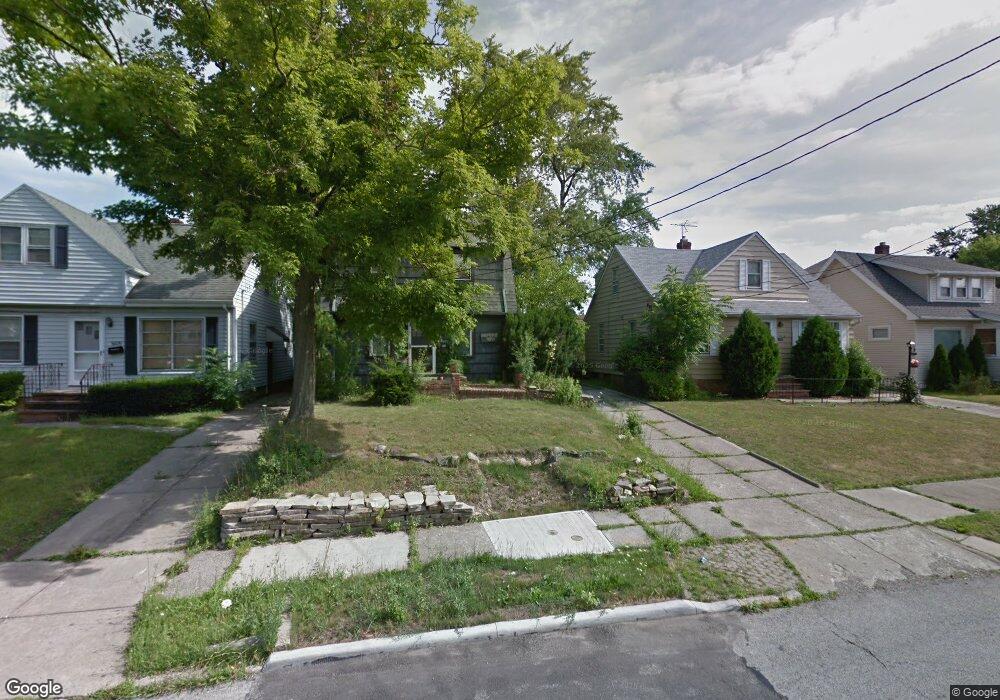 19291 Raymond St, Maple Heights, OH 44137 - photo 1