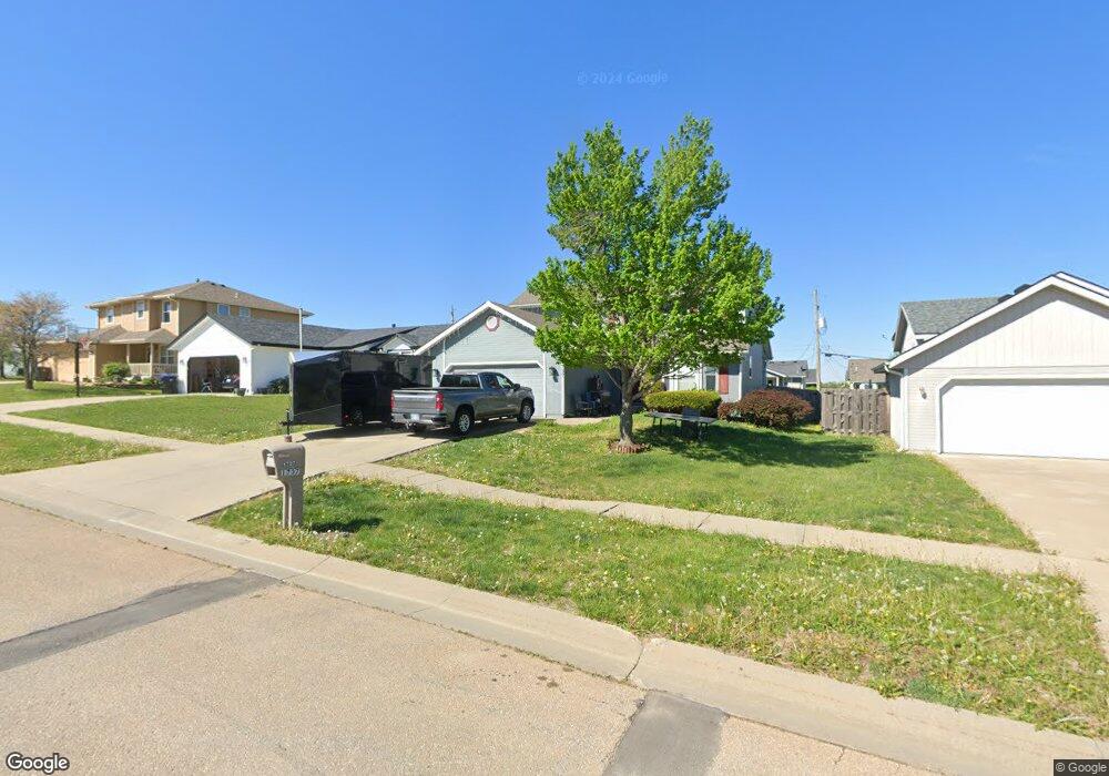 1737 SW Stone Crest Dr, Topeka, KS 66615 - photo 1