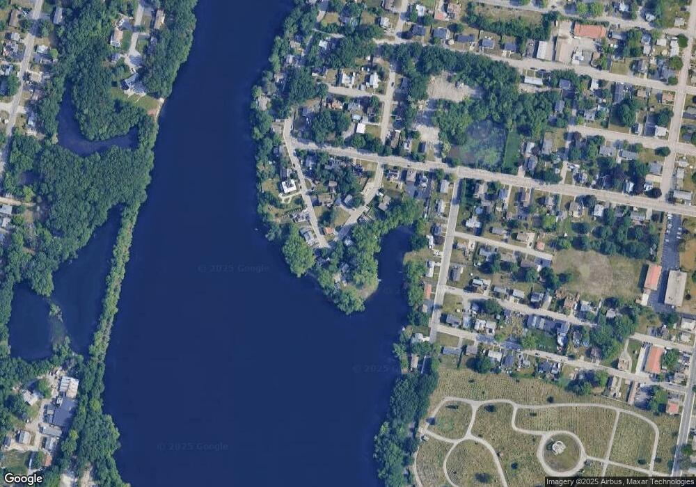 18 Edgewater Dr, Blackstone, MA 01504 - photo 1