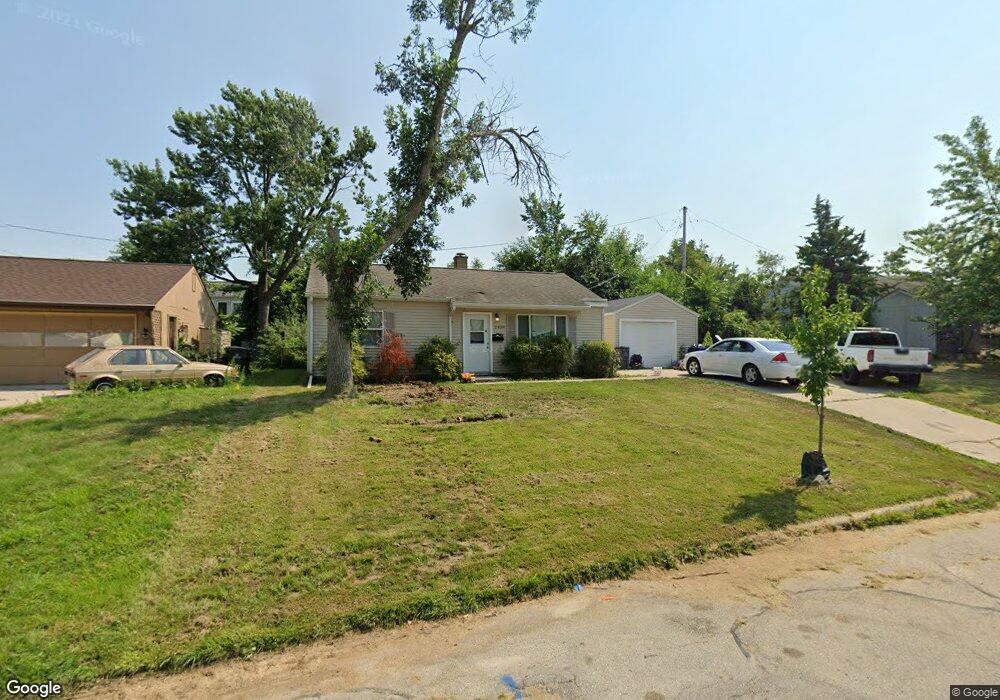 2429 Reynolds Ave SW, Cedar Rapids, IA 52404 - photo 1