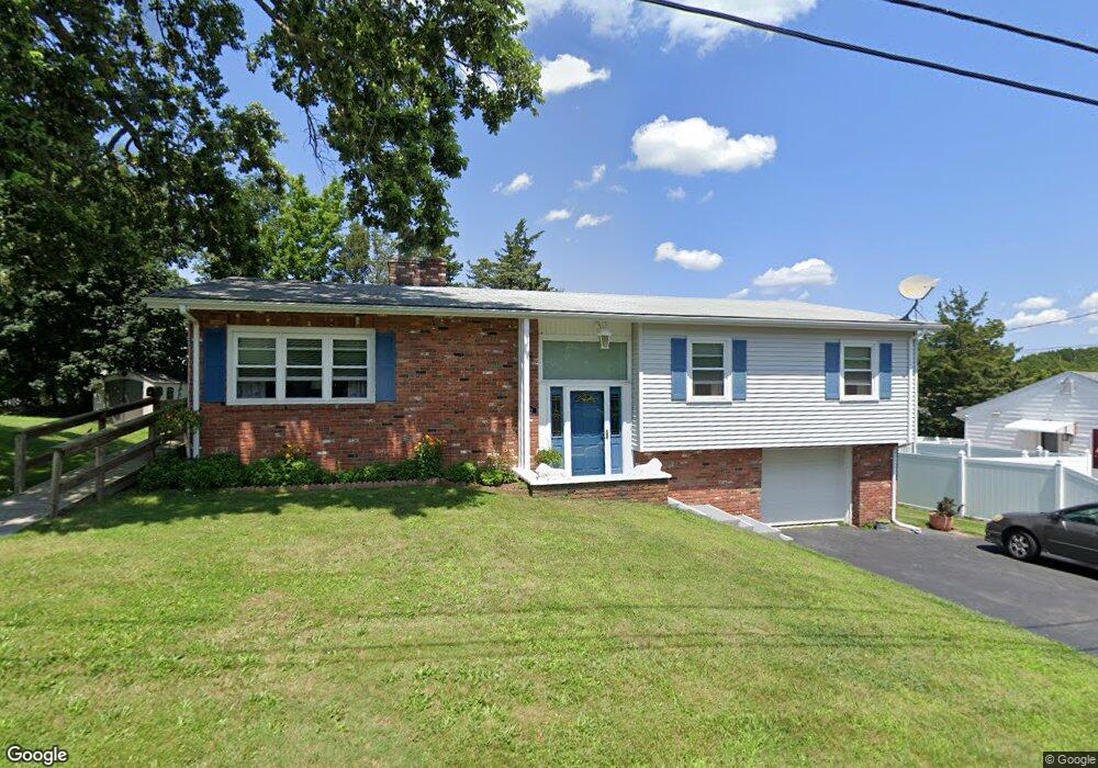 22 E Beardsworth Rd, Tiverton, RI 02878 - photo 1