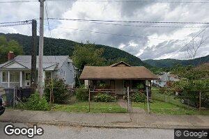 115 1st Ave, Glasgow, WV 25086