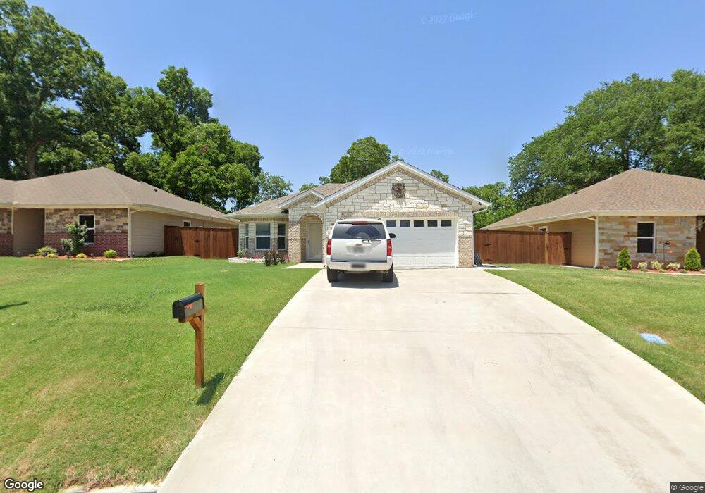 813 E 6th St, Bonham, TX 75418 - photo 1