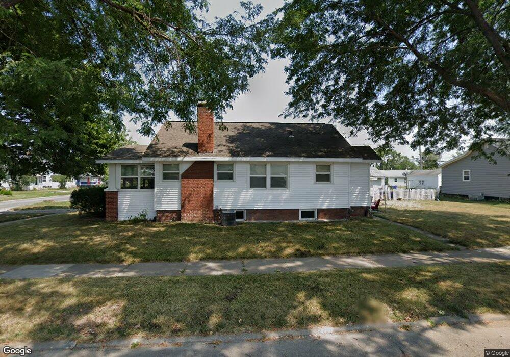 1079 F Ave NW, Cedar Rapids, IA 52405 - photo 1