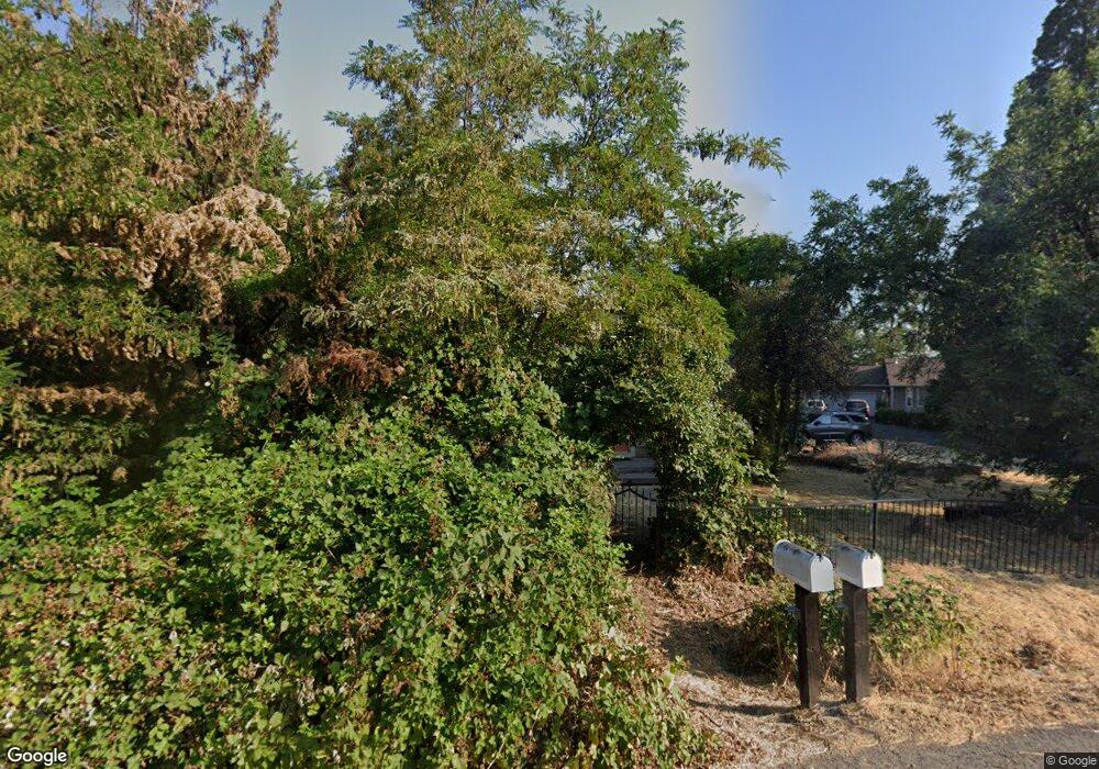 440 W Pine St, Central Point, OR 97502 - photo 1