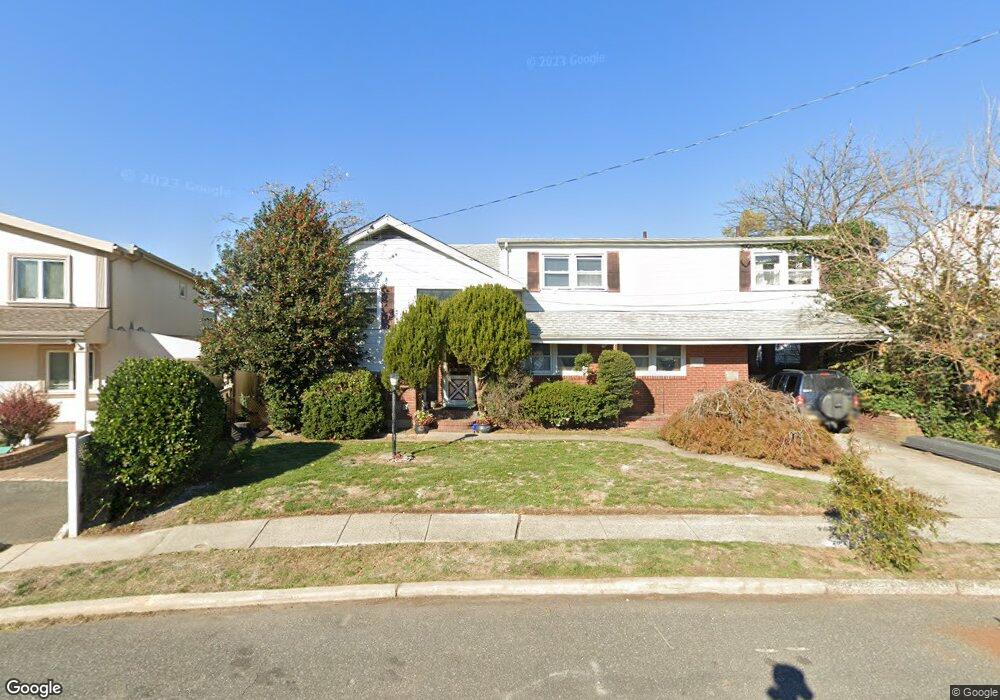 22 Roosevelt Place, Island Park, NY 11558 - photo 1