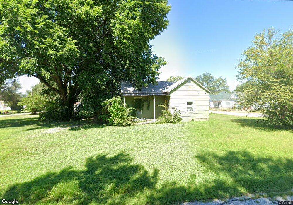 921 Hinkley St, Moberly, MO 65270 - photo 1