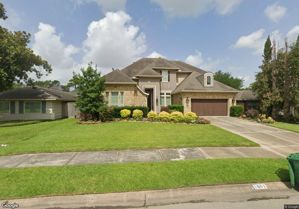 1601 Bayram Dr, Houston, TX 77055 - photo 1