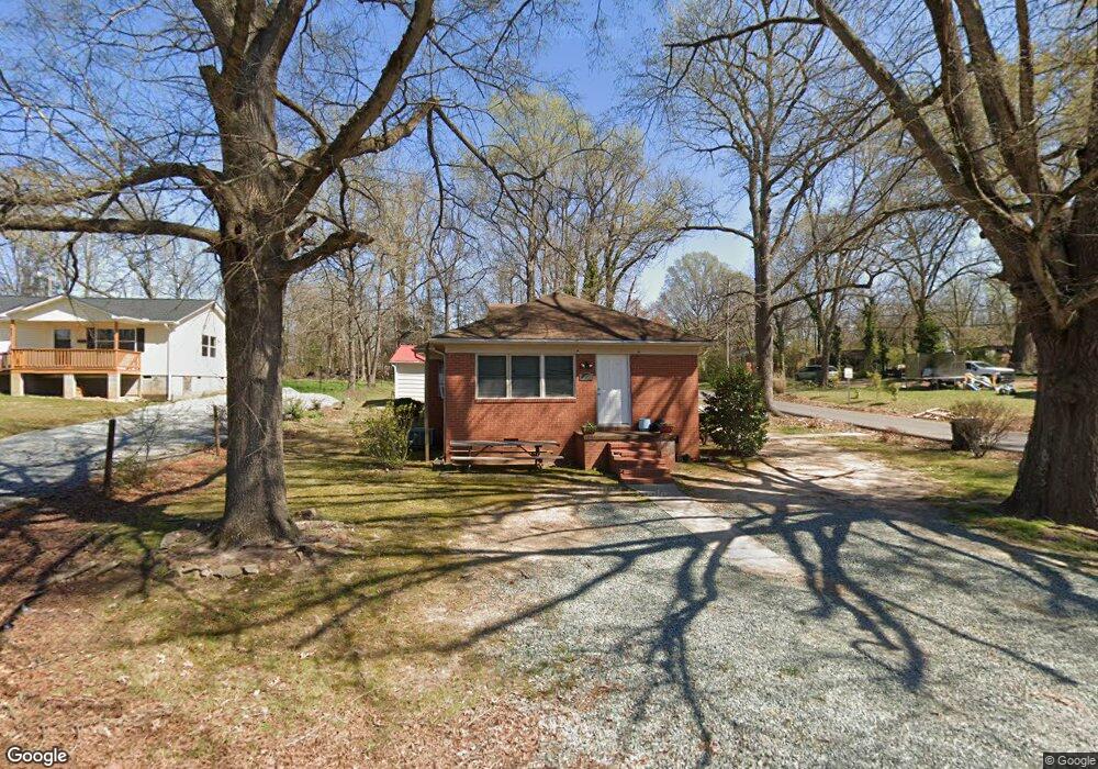 902 N 3rd Ave, Siler City, NC 27344 - photo 1