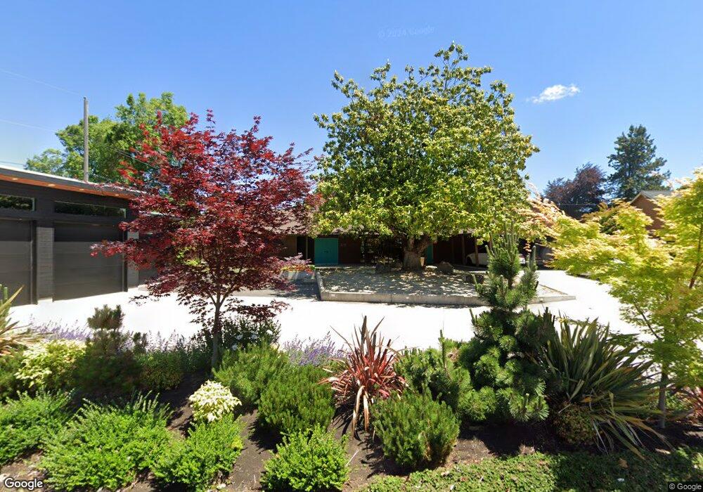 305 Walnut Ln, Eugene, OR 97401 - photo 1