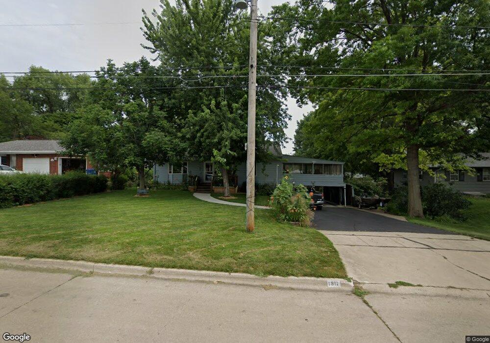 1911 Payton Ave, Des Moines, IA 50315 - photo 1