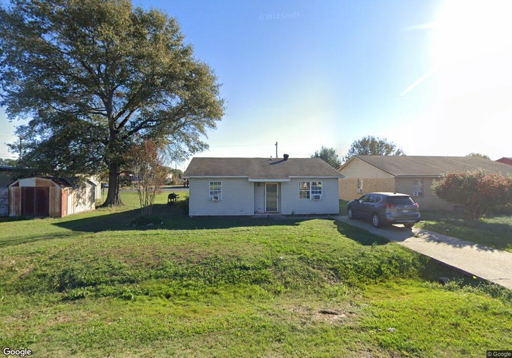 1905 S Vine St, Stuttgart, AR 72160 - photo 1