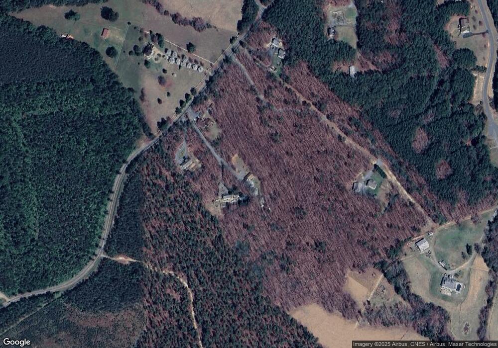 2853 Martin Kings Rd, Scottsville, VA 24590 - photo 1