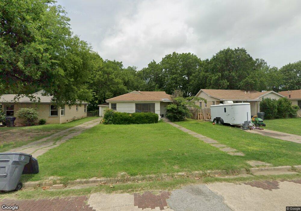 1217 3rd Ave SW, Ardmore, OK 73401 - photo 1