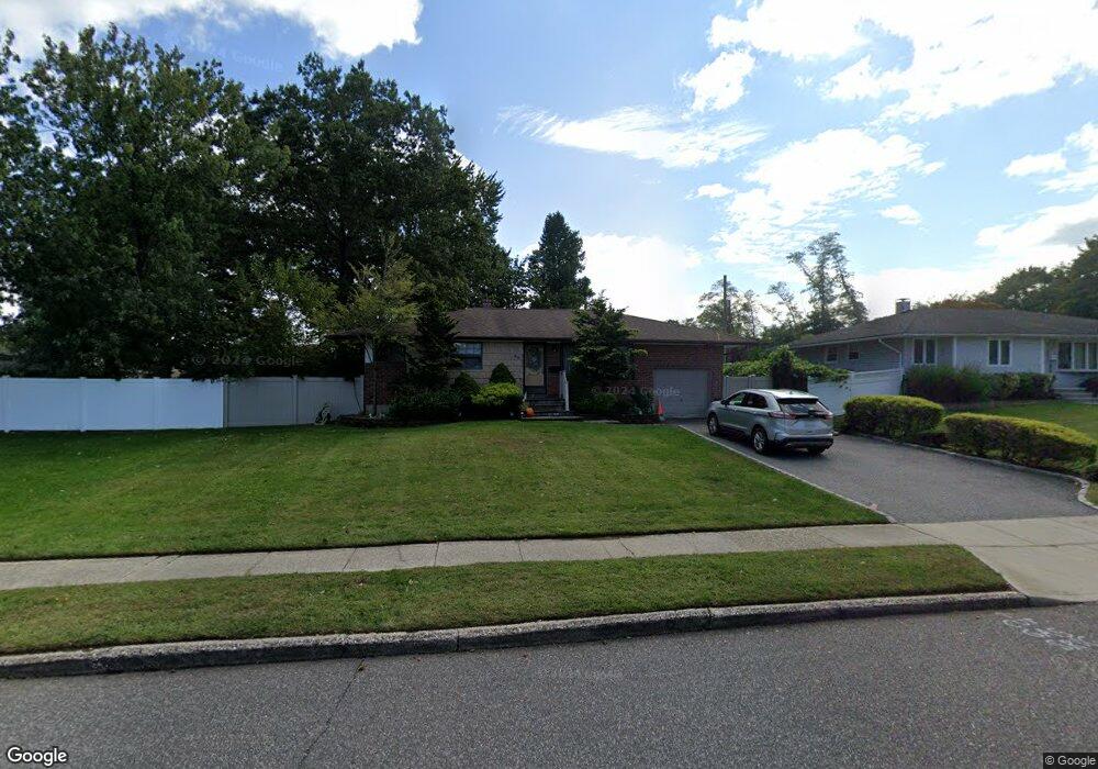 42 Rita Crescent, ComMacK, NY 11725 - photo 1