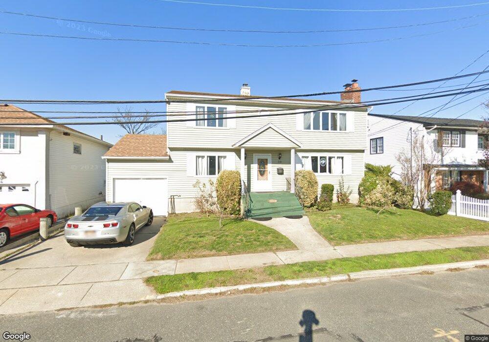 38 Roosevelt Place, Island Park, NY 11558 - photo 1