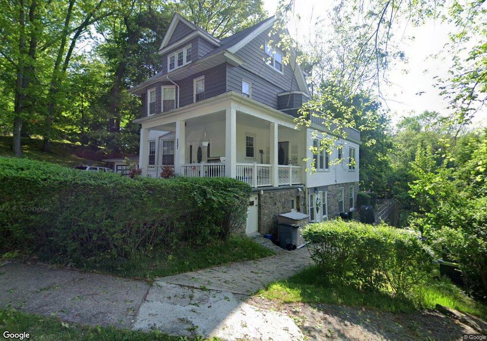 357 Mt Hope Blvd unit 2nd floor, Hastings On Hudson, NY 10706 - photo 1