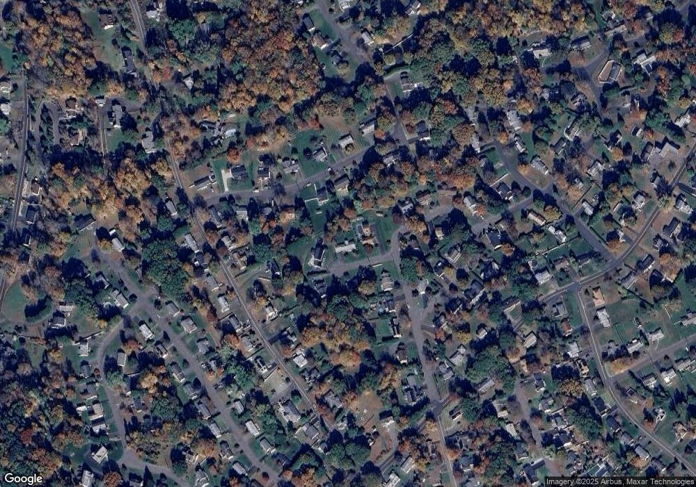 15 Round Hill Cir, Naugatuck, CT 06770 - photo 1