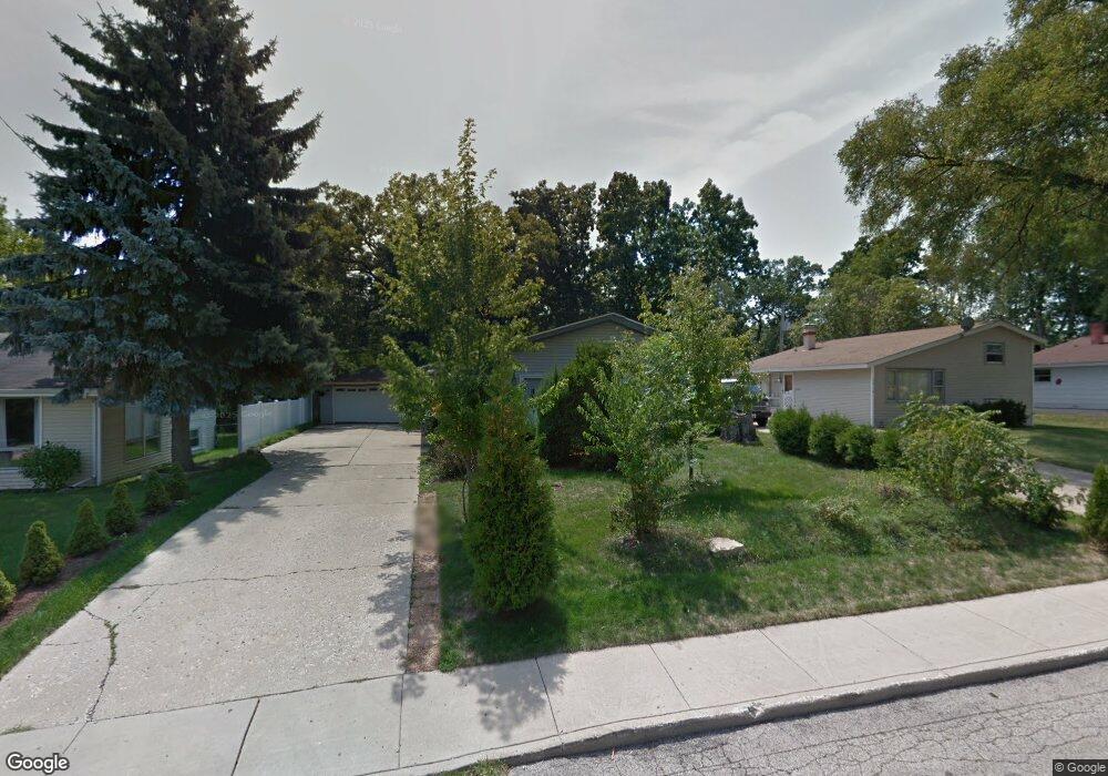 1713 Queens Ct, Carpentersville, IL 60110 - photo 1