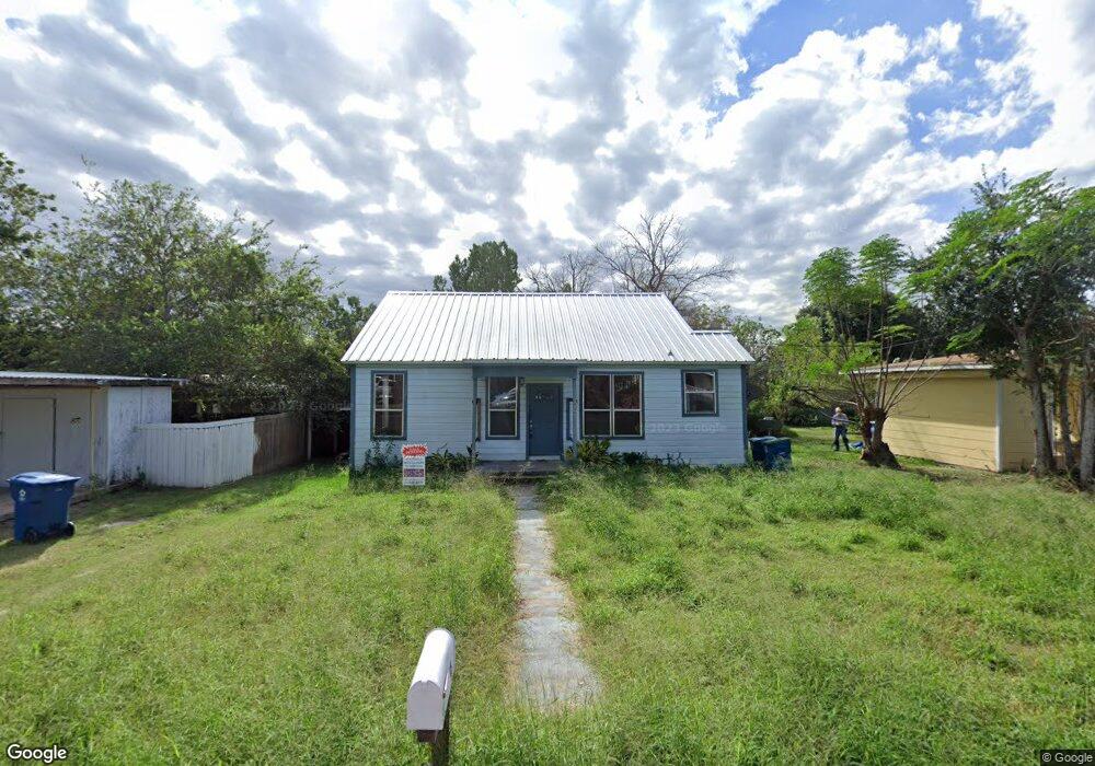 806 E Bowie St, Beeville, TX 78102 - photo 1