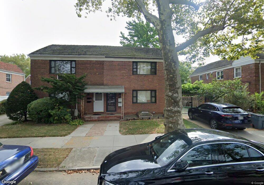 7521 197th St, Fresh Meadows, NY 11366 - photo 1