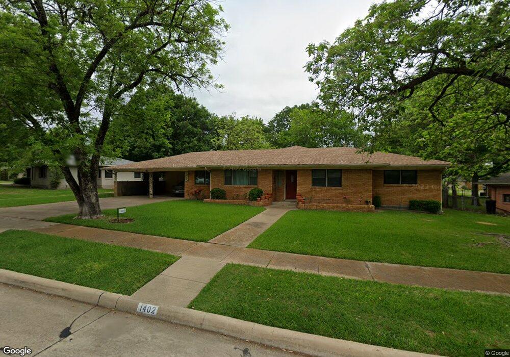 1402 Munn Dr, Ennis, TX 75119 - photo 1