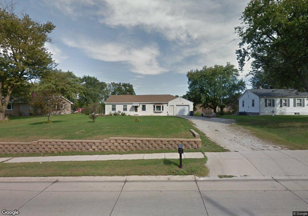 2516 W 49th St, Davenport, IA 52806 - photo 1