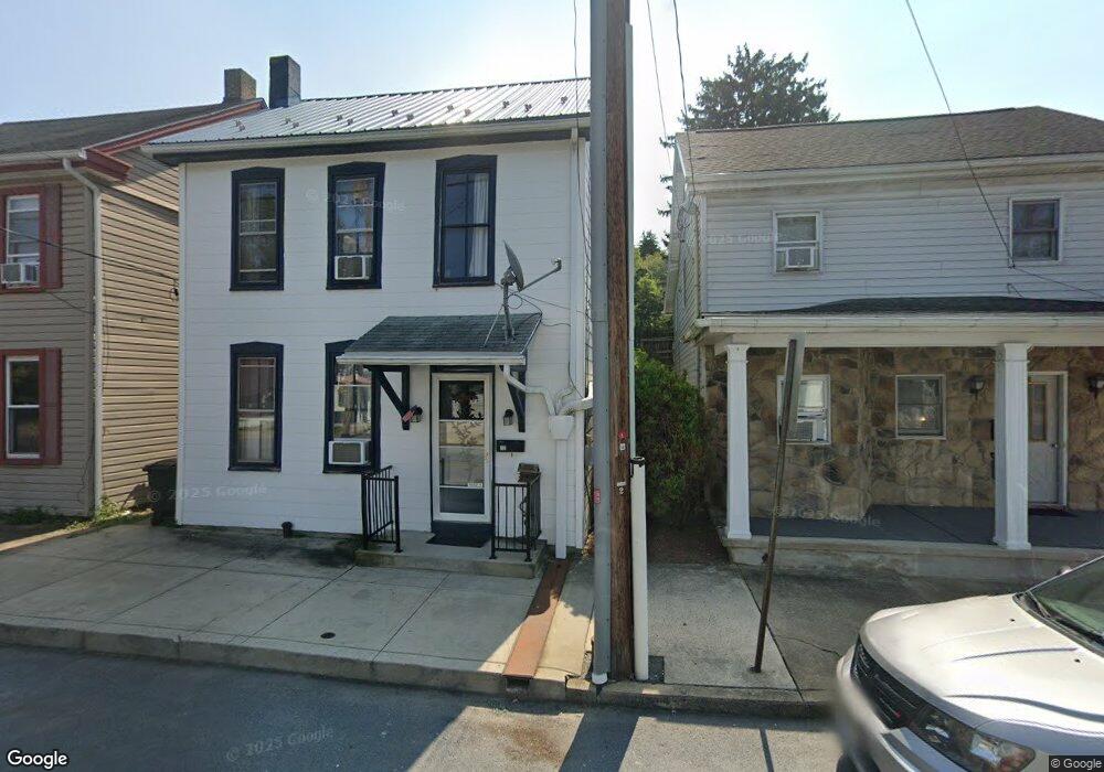 32 N Broad St, Waynesboro, PA 17268 - photo 1