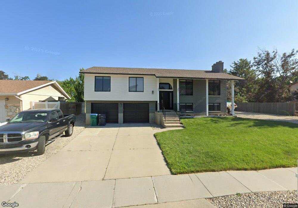 1823 Crescent View Dr, Sandy, UT 84092 - photo 1