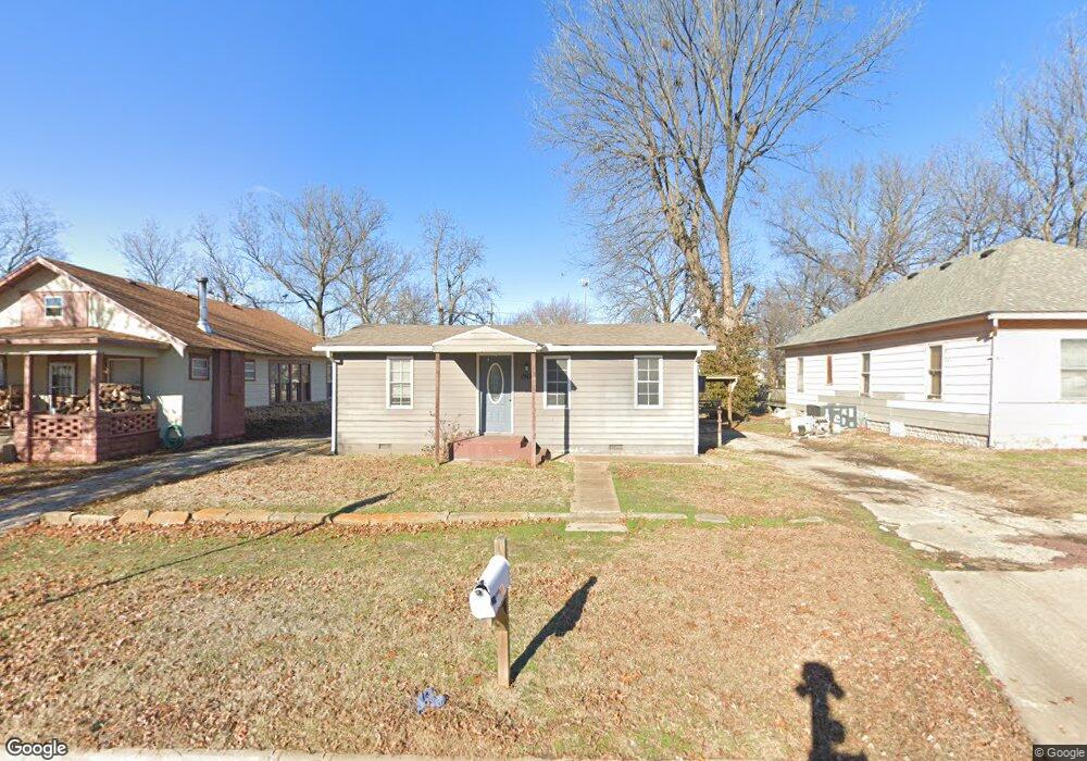 1917 Appleton Ave, Parsons, KS 67357 - photo 1
