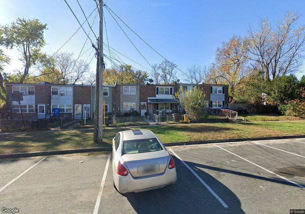 925 Imperial Ct, Halethorpe, MD 21227 - photo 1