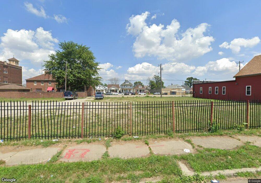 12534 Mitchell St, HamtraMcK, MI 48212 - photo 1