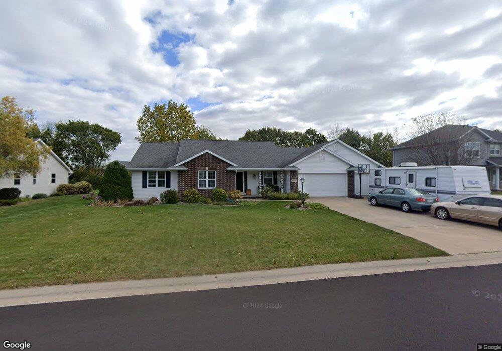 N9238 Hedgerow Dr, Appleton, WI 54915 - photo 1