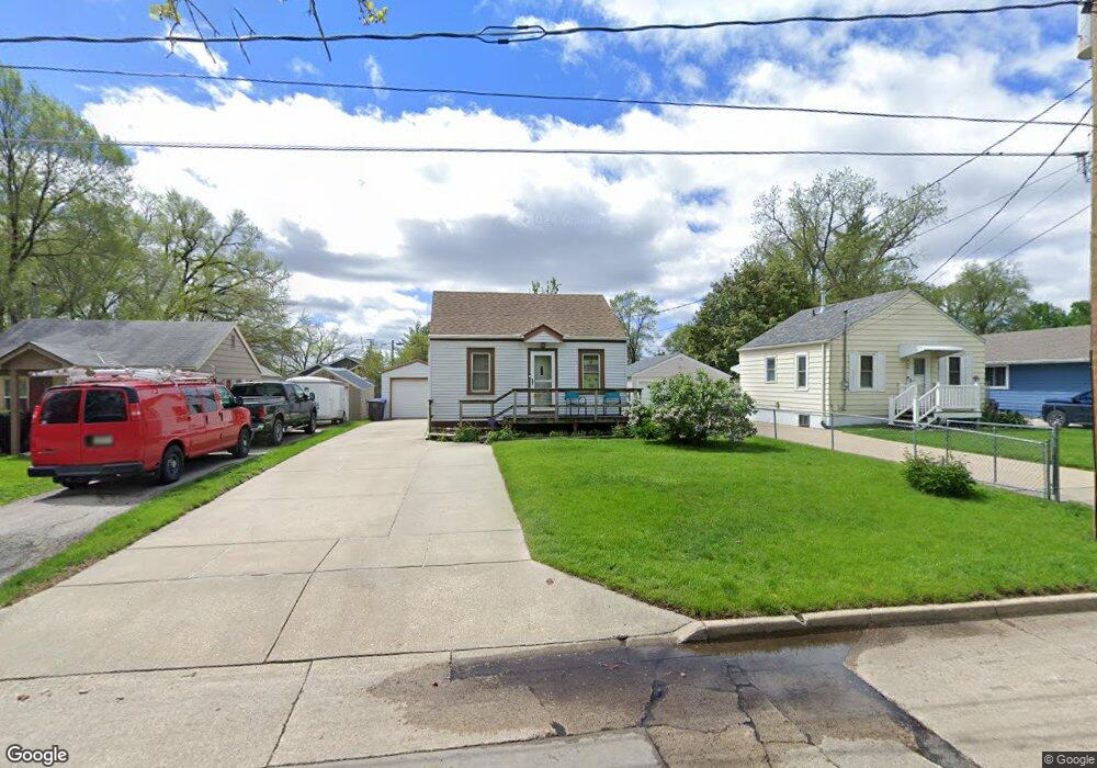 429 E Leland Ave, Des Moines, IA 50315 - photo 1