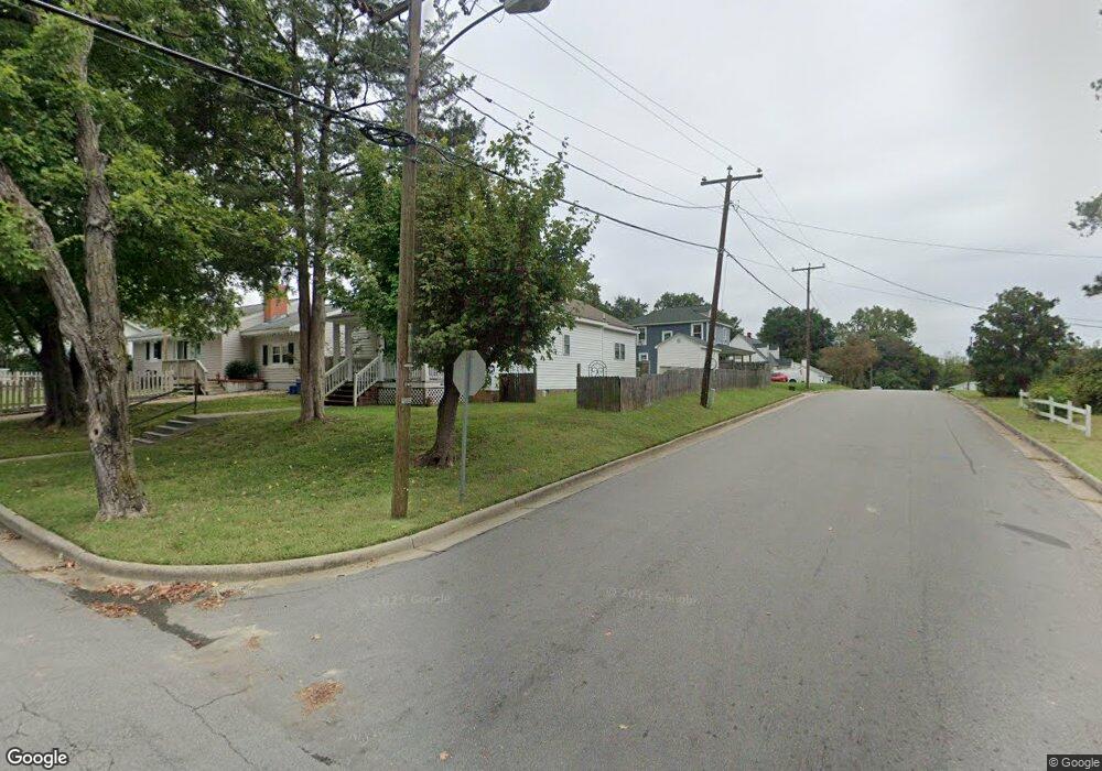 1502 Lee St, West Point, VA 23181 - photo 1