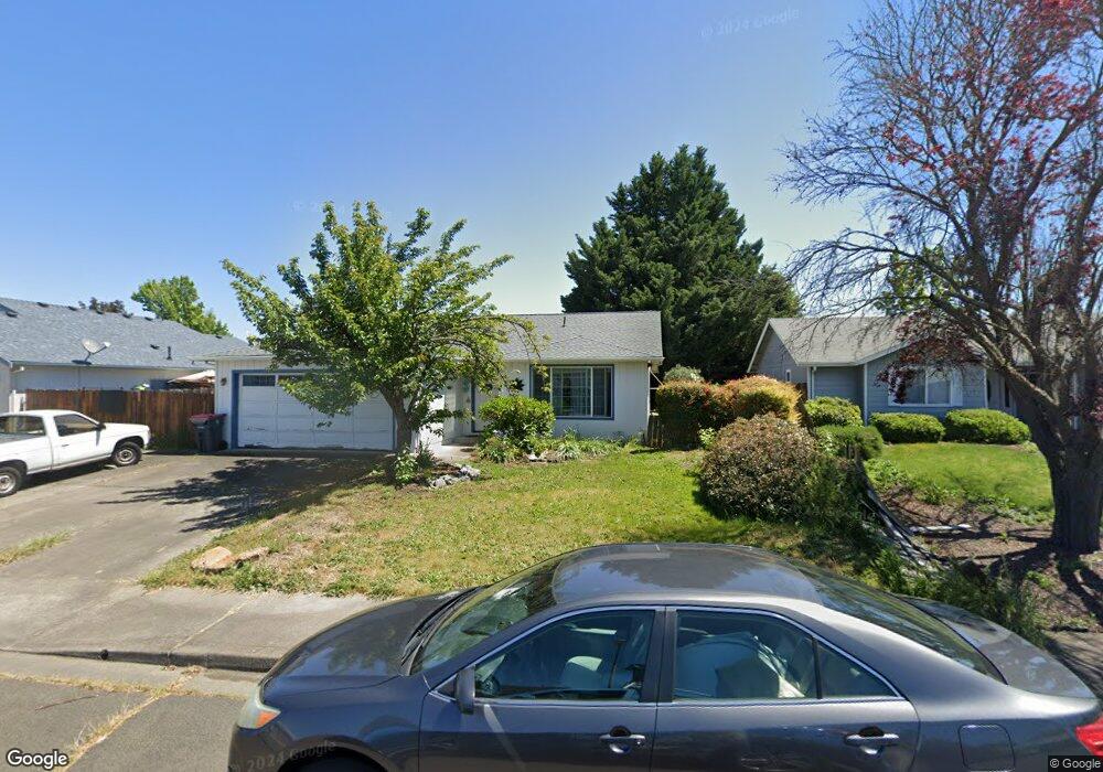 1164 White Chapel Dr, Central Point, OR 97502 - photo 1