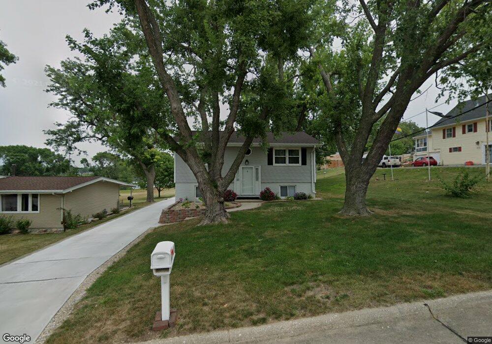 2693 Schaeffer Dr SW, Cedar Rapids, IA 52404 - photo 1