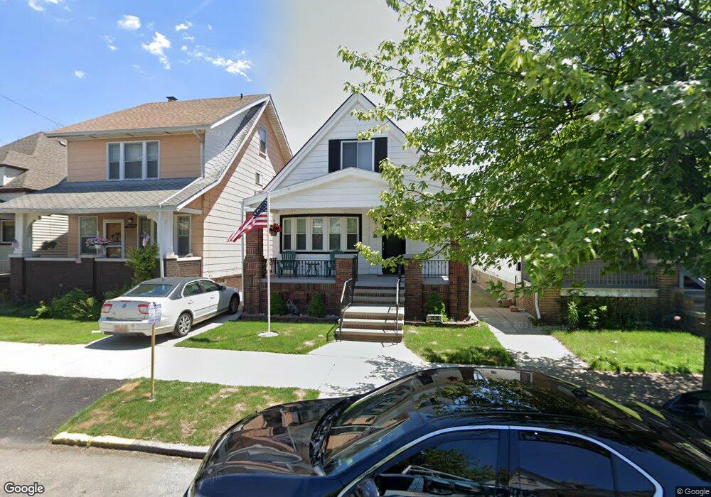 2626 Evaline St, HamtraMcK, MI 48212 - photo 1