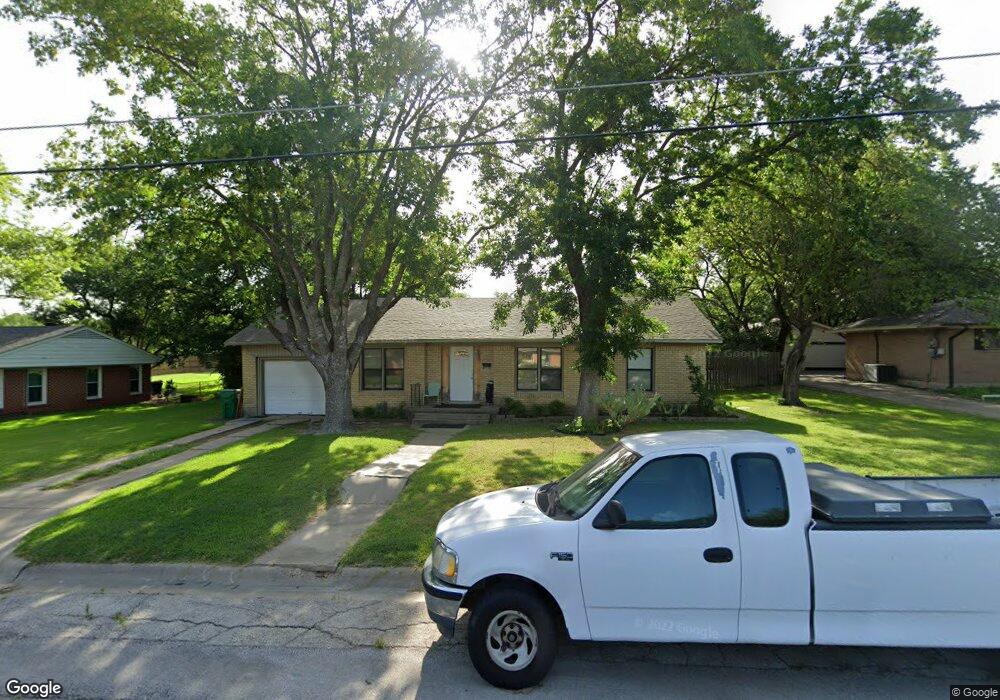 916 Thomas St, Denton, TX 76201 - photo 1