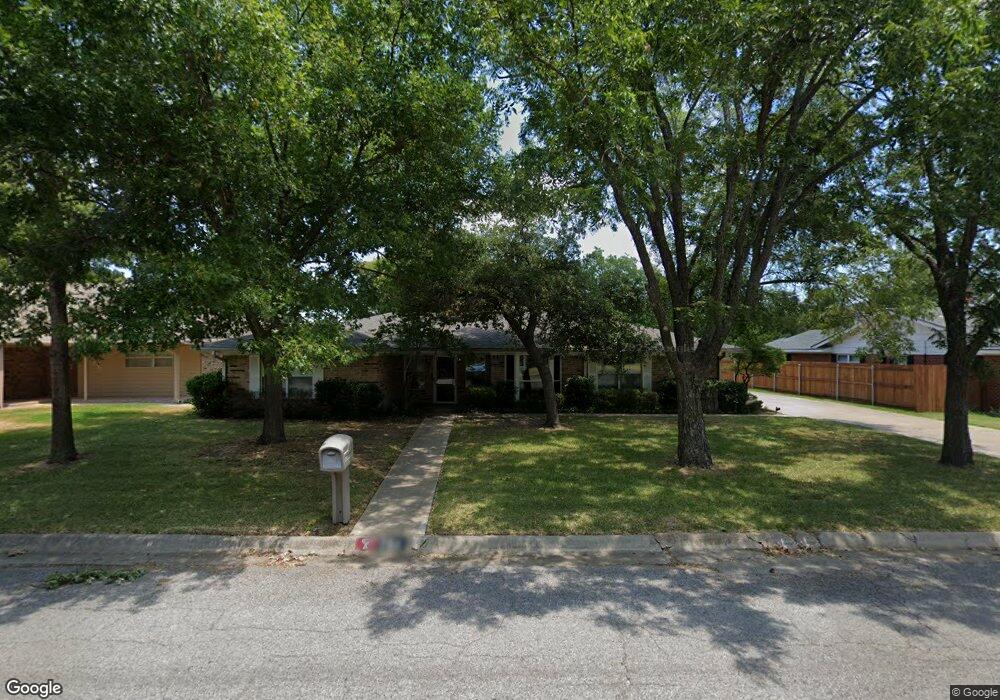 704 Aspen Rd, Gainesville, TX 76240 - photo 1