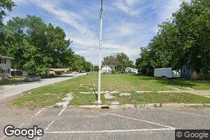 122 N 7th St, Wymore, NE 68466