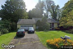 2 Parkside Dr, Lake Katrine, NY 12449