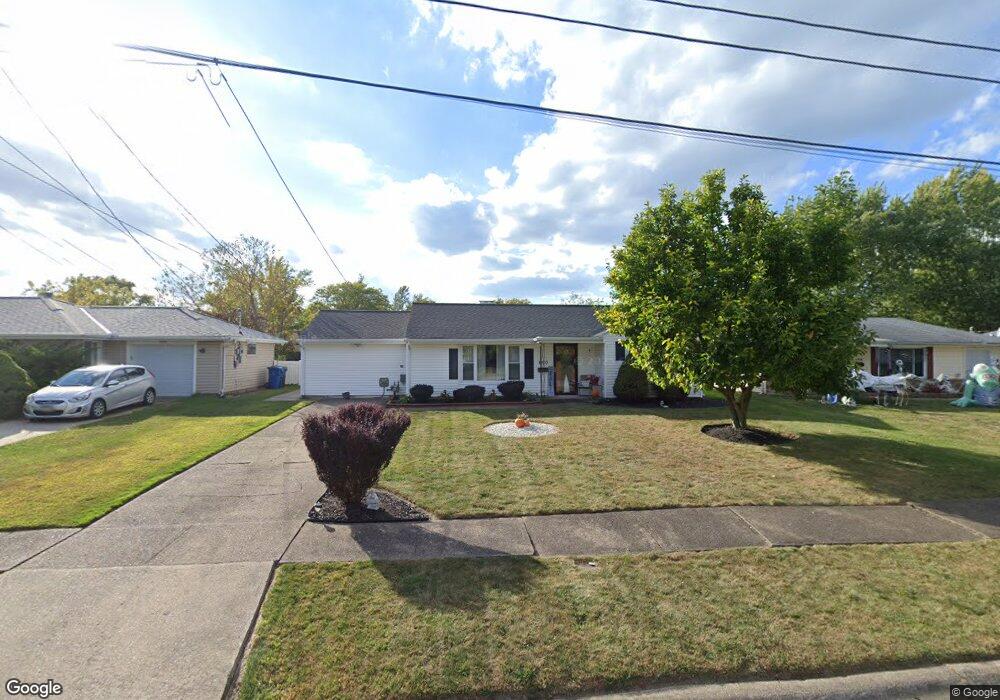 860 Marion St, Sheffield Lake, OH 44054 - photo 1