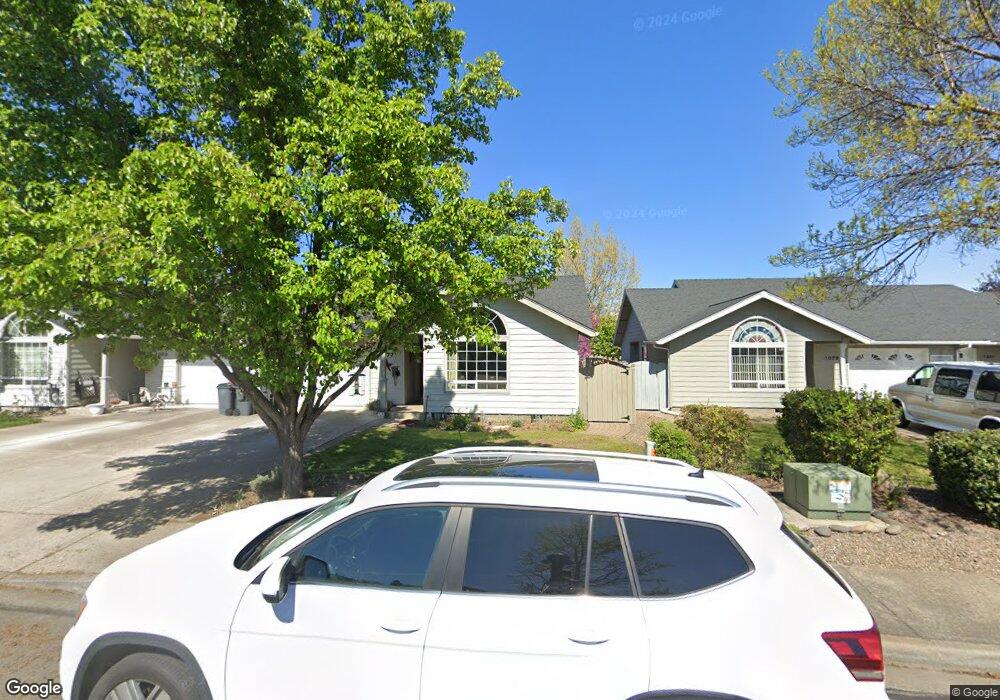 1077 Cherry St, Central Point, OR 97502 - photo 1