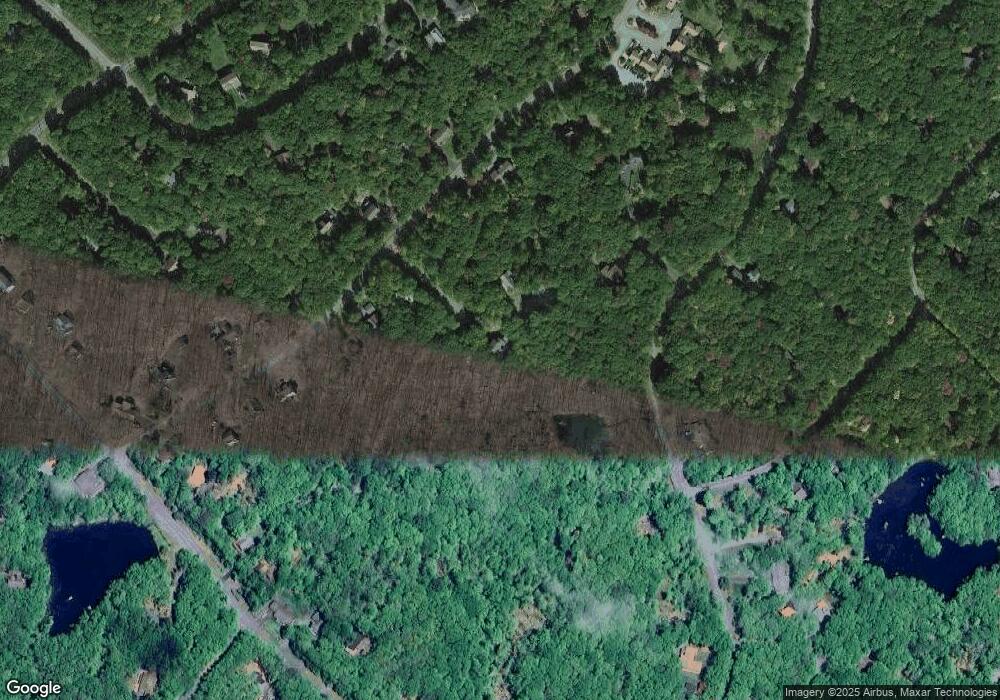 804 Lookout Ct, Hawley, PA 18428 - photo 1